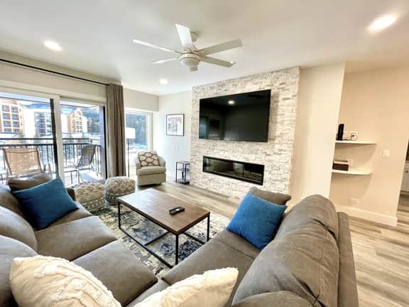 Bright Haus Lakeview - Image 3