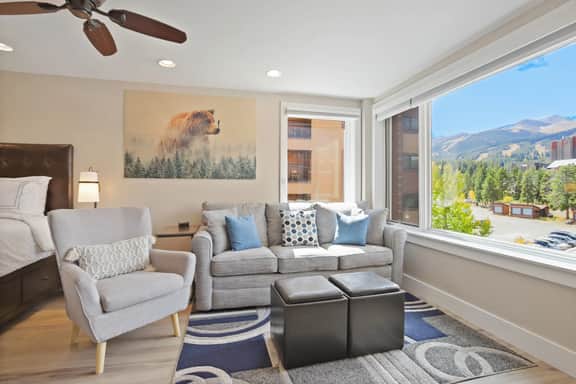 Bright Haus Slopeside Studio - Image 5