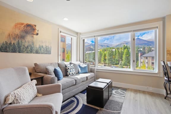 Bright Haus Slopeside Studio - Image 1